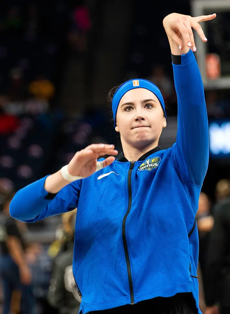 Megan Gustafson warming up for a game against the Minnesota Lynx